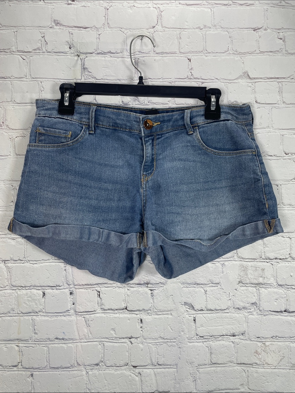H&M Light Blue Rolled-Cuff Denim Shorts Size: 8